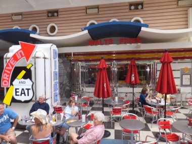 Fort Lauderdale, Florida 'da 18 Kasım 2012' de görüldüğü üzere Royal Karayipler 'deki Allure of the Seas yolcu gemisi.