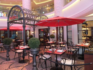 BERMUDA - 8 Eylül 2013 'te New York' ta görüldüğü gibi Norveç 'ten ayrılışı. Yıl boyunca New York 'tan eve getirilen en büyük yolcu gemisiydi..