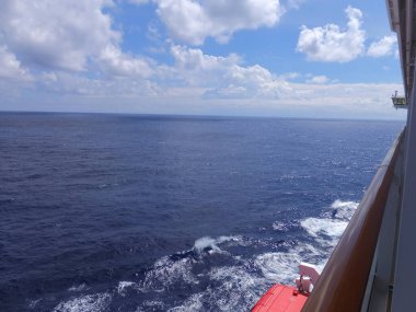 BERMUDA - 8 Eylül 2013 'te New York' ta görüldüğü gibi Norveç 'ten ayrılışı. Yıl boyunca New York 'tan eve getirilen en büyük yolcu gemisiydi..