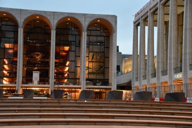NEW YORK, NY - 25 Aralık 2022 'de New York' taki Lincoln Center.