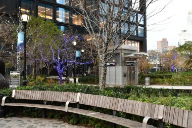 New York City Hudson Yards 'da Bella Abzug Parkı, 25 Aralık 2022' de görüldüğü gibi..