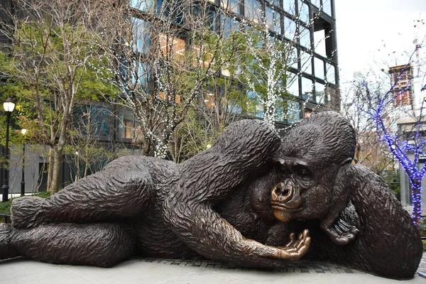 Nueva York King Nyani Sculpture Bella Abzug Park Hudson Yards — Foto de Stock