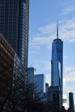 NEW YORK, New York - 26 Aralık 2020 'de Aşağı Manhattan, New York' taki 1. Dünya Ticaret Merkezi 'nin görüntüsü.