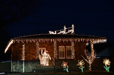 MerIDEN, CT - 27 Aralık 2020 Meriden, Connecticut 'taki Hubbard Park' ta Gümüş Işıklar Festivali, 27 Aralık 2020.