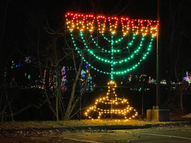 WALLINGFORD, CT - 27 Aralık 2020 'de Wallingford, Connecticut' taki Toyota Oakdale Tiyatrosu 'nda Işıkların Sihri gösterimi.