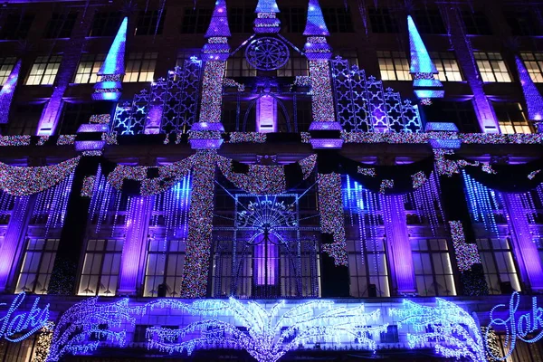 Нью Йорк Dec Holiday Light Show Saks Fifth Avenue Flagship — стоковое фото