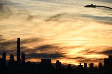 NEW YORK, NY - 20 Haziran 2018 'de New York' ta Manhattan 'ın ufuk çizgisi.