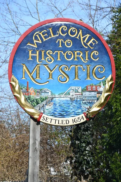 Bienvenido Histórico Signo Místico Connecticut —  Fotos de Stock