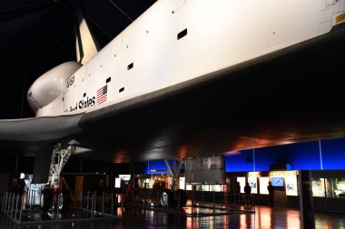 NEW YORK, NY - 24 Nisan 2021 'de New York City' deki Intrepid Denizi, Hava ve Uzay Müzesi 'nde Uzay Mekiği Atılganı.