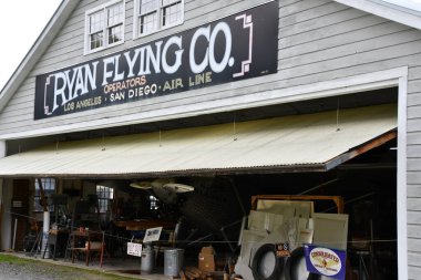 2 Mayıs 2021 'de Red Hook, New York' ta görülen eski Rhinebeck Havalimanı.. 