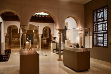 MANHATTAN, NEW YORK - 9 Mayıs: Metropolitan Museum of Art - The Met - Manhattan, New York City, 9 Mayıs 2021 'de görüldüğü gibi. 