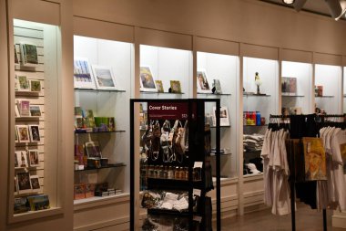 MANHATTAN, NEW YORK - 9 Mayıs: Metropolitan Museum of Art - The Met - Manhattan, New York City, 9 Mayıs 2021 'de görüldüğü gibi. 