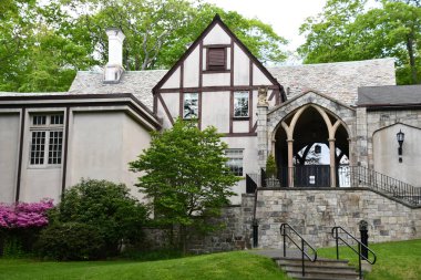 STAMFORD, CT - 15 Mayıs 2018 tarihinde görüldüğü gibi, Connecticut 'taki Stamford Müzesi ve Doğa Merkezi' nde Bendel Malikanesi.