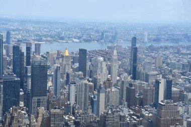 NEW YORK, NY - 20 Haziran 2021 'de Hudson Yards' daki The Edge Observation Deck 'ten New York City' nin Hava Görüntüsü.