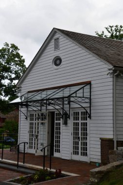 RIDGEFIELD, CT - 10 Temmuz 2021 'de Ridgefield, Connecticut' taki Keeler Taverna Müzesi ve Tarih Merkezi.