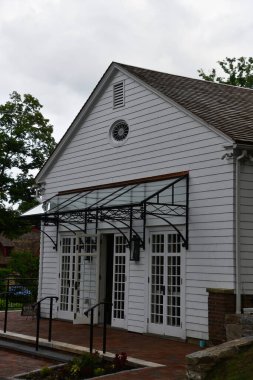 RIDGEFIELD, CT - 10 Temmuz 2021 'de Ridgefield, Connecticut' taki Keeler Taverna Müzesi ve Tarih Merkezi.