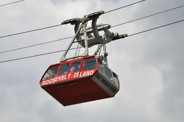 Roosevelt Island รถรางสายเคเบิลในนิวยอร์ก — ภาพถ่ายสต็อก