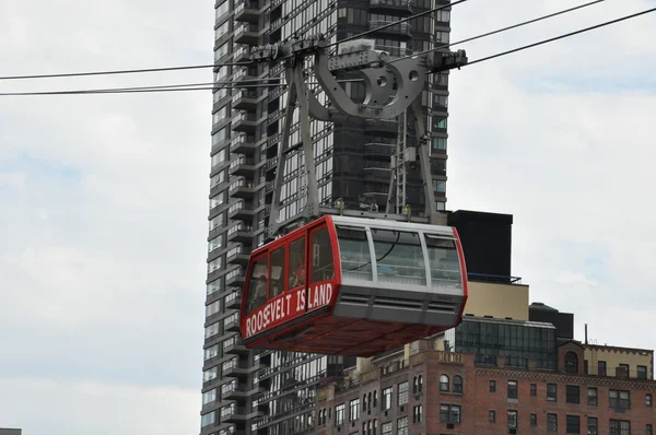 Roosevelt Island cable tram car in New York — Stock Photo, Image