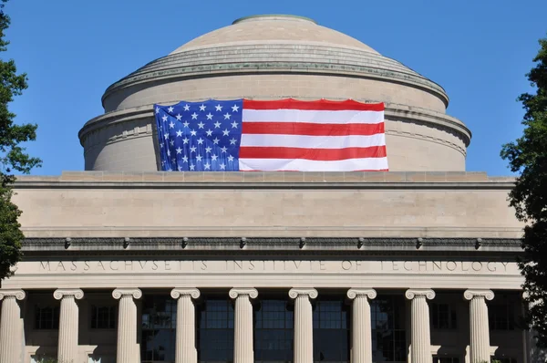 美国马萨诸塞州剑桥的麻省理工学院 — 图库照片