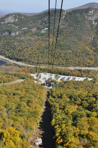 Autunno vista fogliame da Cannon Mountain nel New Hampshire, Stati Uniti d'America — Foto Stock
