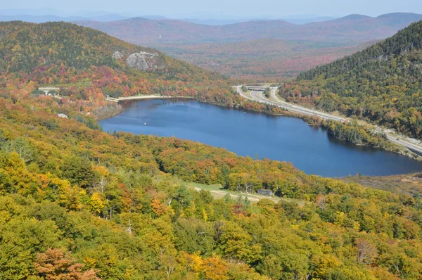 Fall Foliage vista de Cannon Mountain em New Hampshire, EUA — Fotografia de Stock