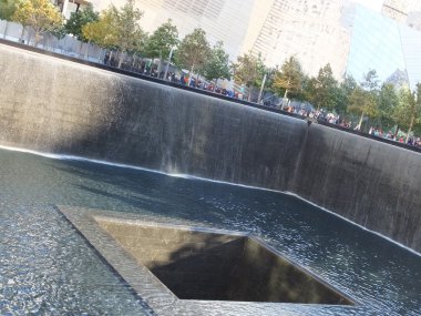 Anma töreninde New York City'deki Dünya Ticaret Merkezi Ground Zero