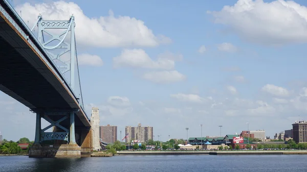 Benjamin Franklin Bridge en Filadelfia — Foto de Stock