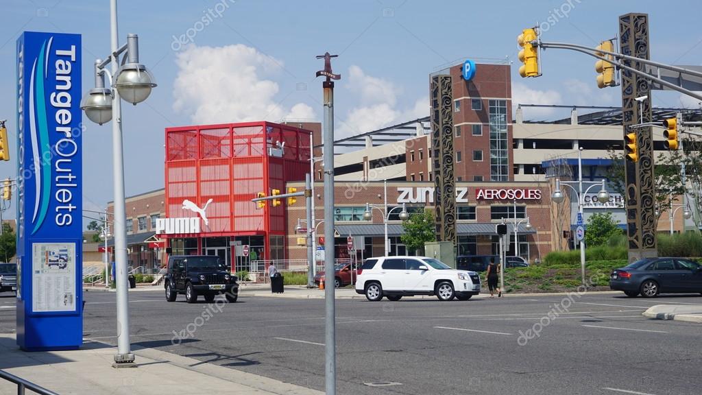 Tanger outlets stock deals