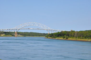 Cape Cod Kanalı 'ndaki Sagamore Köprüsü