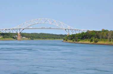 Cape Cod Kanalı 'ndaki Sagamore Köprüsü