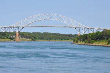 Cape Cod Kanalı 'ndaki Sagamore Köprüsü