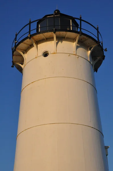 Nobska Leuchtturm am Waldloch am Kap Kabeljau — Stockfoto