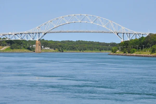 Cape Cod Kanalı 'ndaki Sagamore Köprüsü