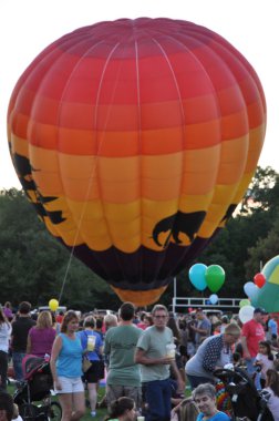 Balon kızdırma 2015 Plainville yangın firma sıcak hava balon Festivali alacakaranlıkta