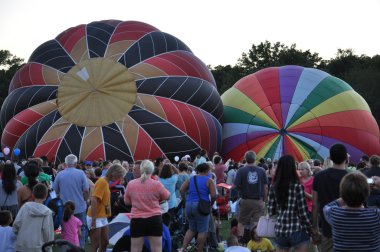 Balon kızdırma 2015 Plainville yangın firma sıcak hava balon Festivali alacakaranlıkta