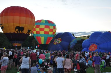 Balon kızdırma 2015 Plainville yangın firma sıcak hava balon Festivali alacakaranlıkta