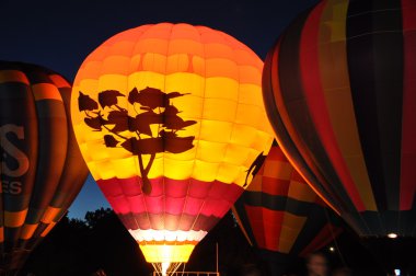 Balon kızdırma 2015 Plainville yangın firma sıcak hava balon Festivali alacakaranlıkta
