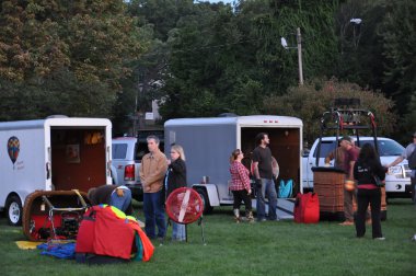 Şafakta 2015 Plainville yangın şirket sıcak hava balon Festivali açılışında balon