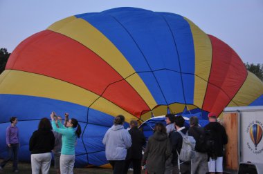 Şafakta 2015 Plainville yangın şirket sıcak hava balon Festivali açılışında balon