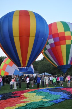 Şafakta 2015 Plainville yangın şirket sıcak hava balon Festivali açılışında balon
