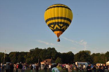 Şafakta 2015 Plainville yangın şirket sıcak hava balon Festivali açılışında balon