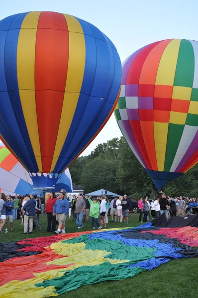Balloon launch at dawn at the 2015 Plainville Fire Company Hot Air Balloon Festival — Stock Photo, Image
