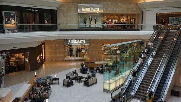 Il centro commerciale a Short Hills nel New Jersey — Foto Stock