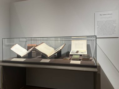 NEW YORK, NY - 3 AUG: New York 'taki Morgan Kütüphanesi ve Müzesinde sergi, 3 Ağustos 2024.