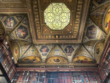 NEW YORK, NY - 3 AUG: New York 'taki Morgan Kütüphanesi ve Müzesi' nde J. Pierpont Morgan Kütüphanesi, 3 Ağustos 2024.