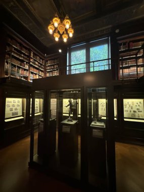 NEW YORK, NY - 3 AUG: New York 'taki Morgan Kütüphanesi ve Müzesi' nde J. Pierpont Morgan Kütüphanesi, 3 Ağustos 2024.