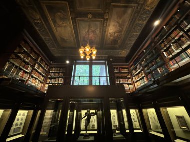 NEW YORK, NY - 3 AUG: New York 'taki Morgan Kütüphanesi ve Müzesi' nde J. Pierpont Morgan Kütüphanesi, 3 Ağustos 2024.