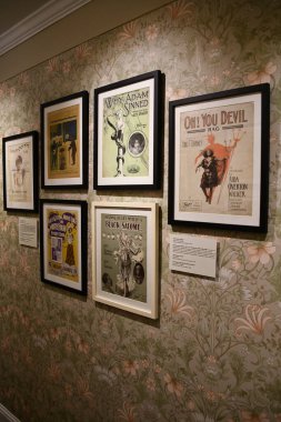 NEW YORK NY - 3 AUG: New York 'taki Toplum İllüstratörleri Müzesi' nde sergi, 3 Ağustos 2024.