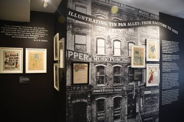 NEW YORK NY - 3 AUG: New York 'taki Toplum İllüstratörleri Müzesi' nde sergi, 3 Ağustos 2024.