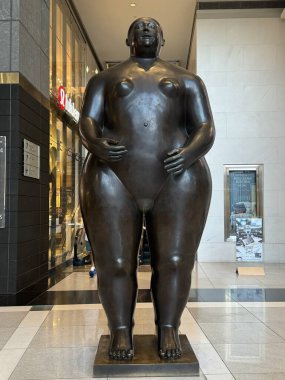NEW YORK NY - 27 AUG: Kolombiyalı sanatçı Fernando Botero tarafından The Shops at Columbus Circle, New York City 'de 27 Ağustos 2025' te görüldüğü gibi.